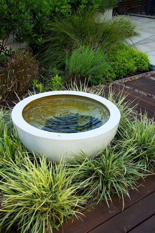 Bubbling water bowl